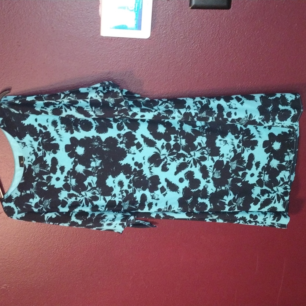 Ladies open sleeve dress. Aqua blue and black